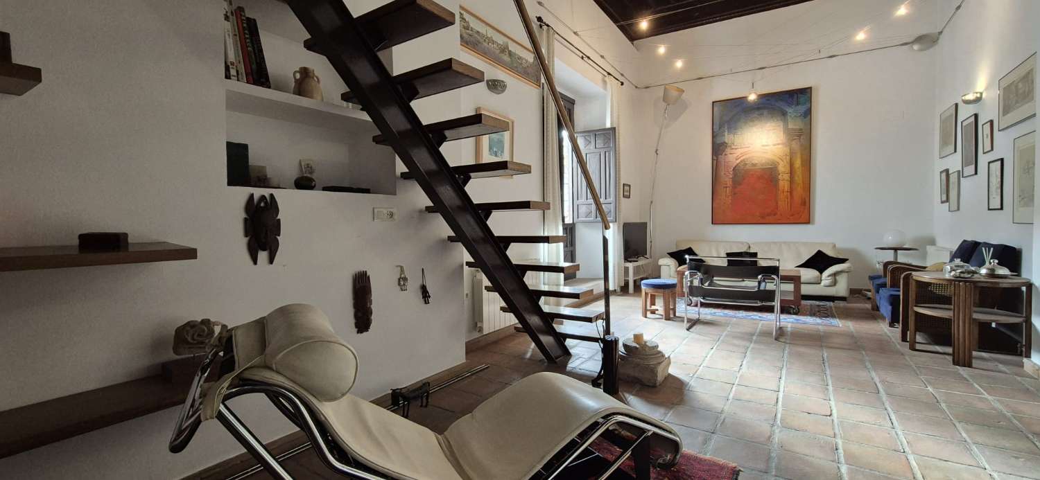 Exklusives Duplex-Apartment mit Alhambra-Blick im Albaicín – Langzeitvermietung in Granada