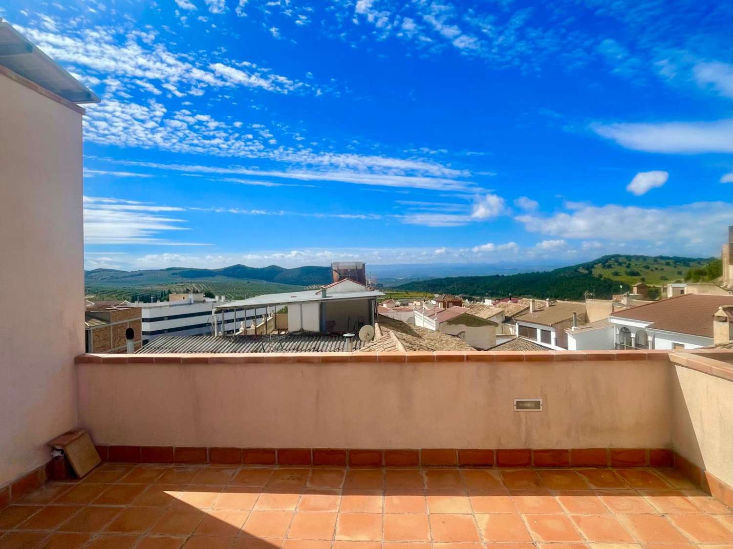 Renoviertes Stadthaus mit Panoramablick in Íllora (Granada)