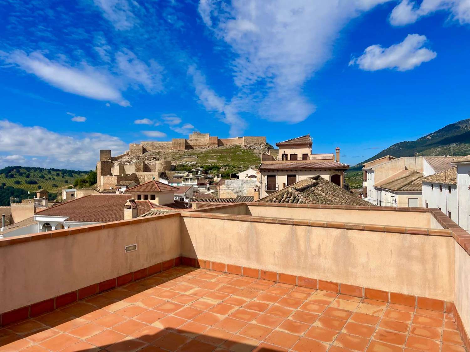 Renoviertes Stadthaus mit Panoramablick in Íllora (Granada)