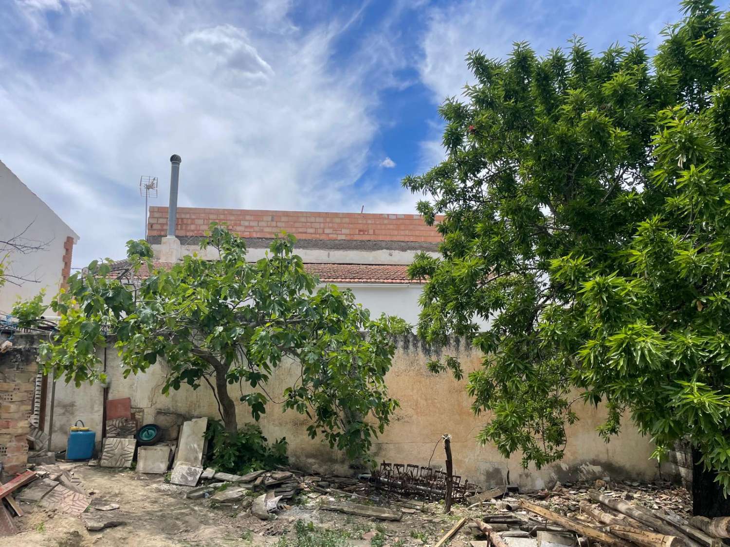Charmantes Stadthaus mit Grundstück in Fuente Camacho – Granada