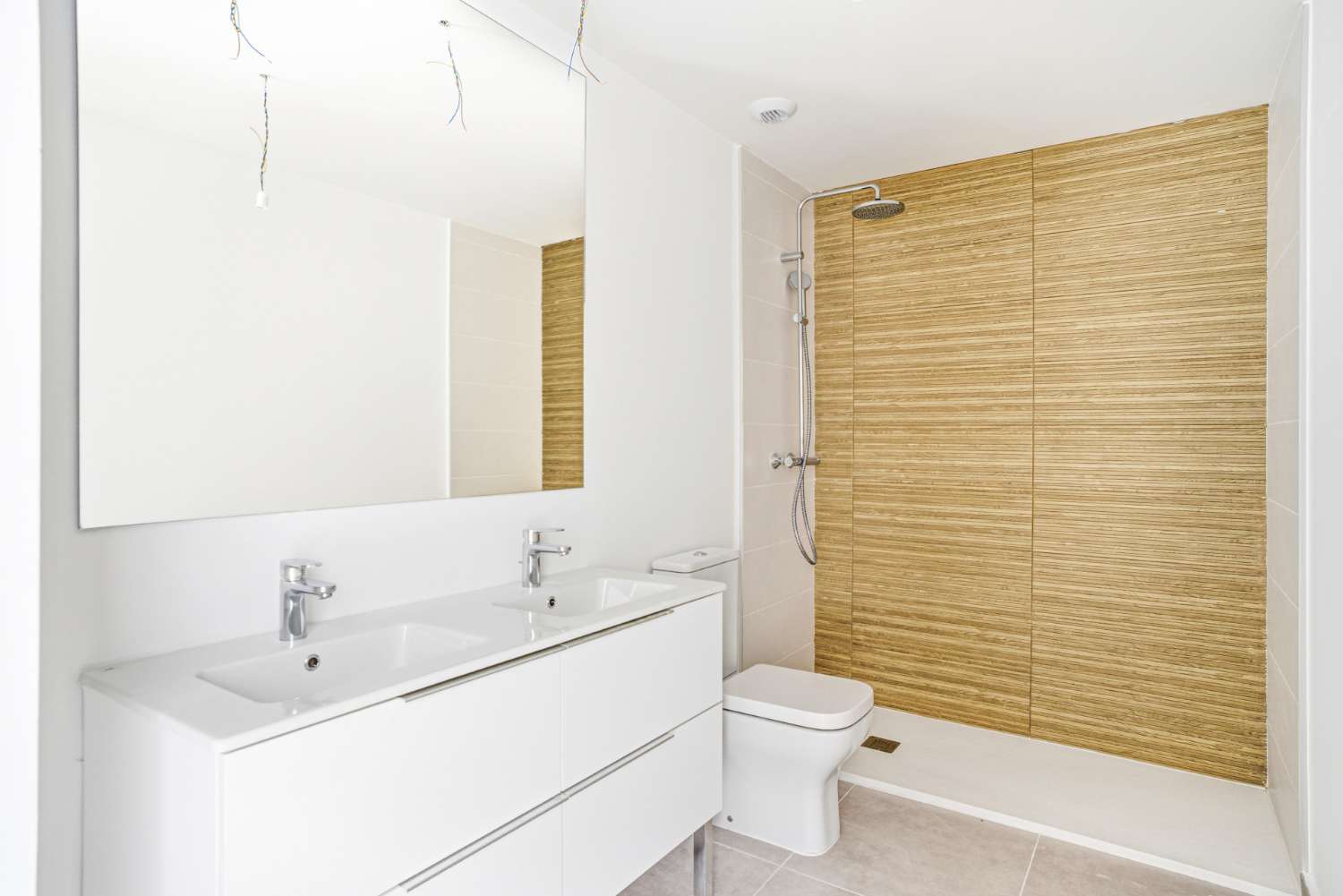 Moderne Neubauwohnung in exklusiver Wohnanlage an der New Golden Mile in Estepona