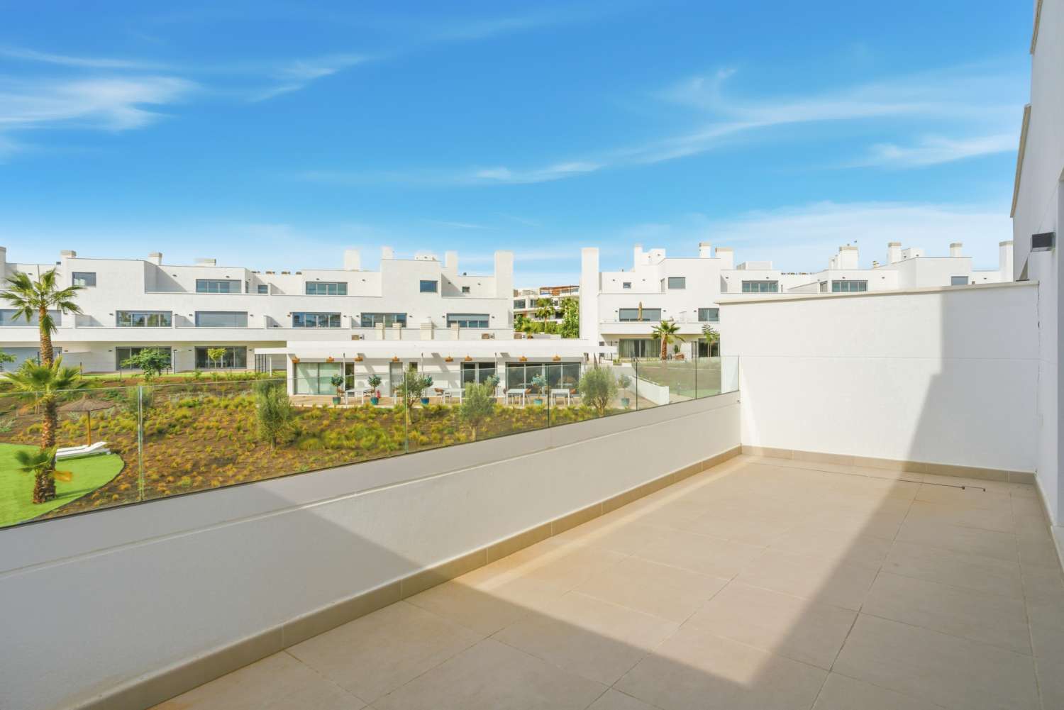Moderne Neubauwohnung in exklusiver Wohnanlage an der New Golden Mile in Estepona