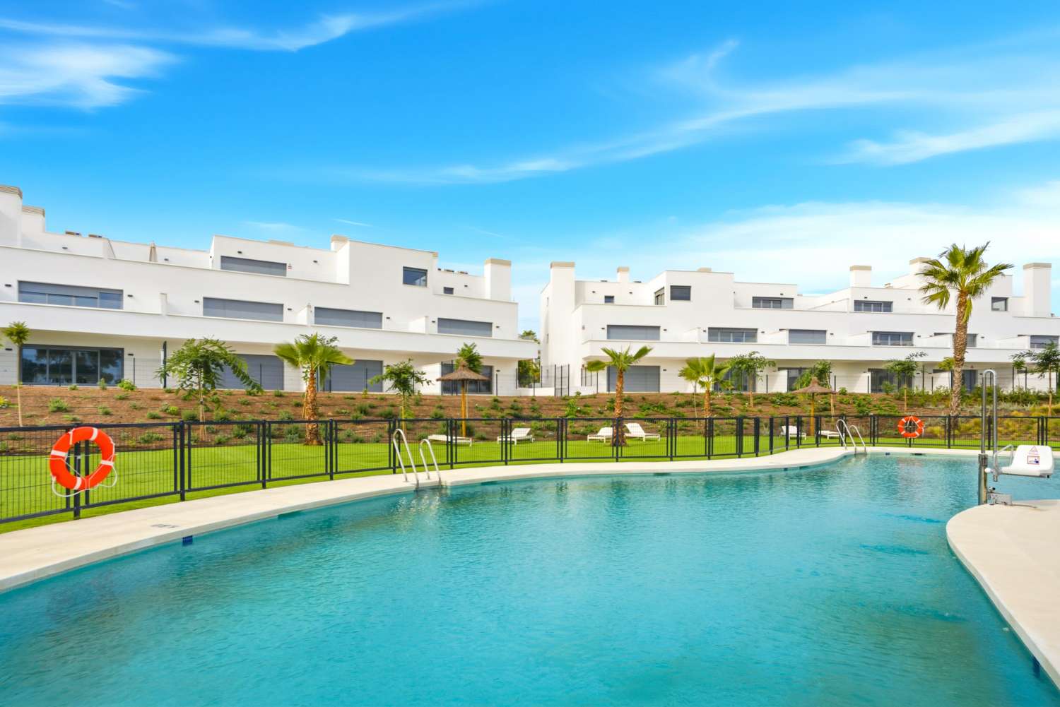 Moderne Neubauwohnung in exklusiver Wohnanlage an der New Golden Mile in Estepona