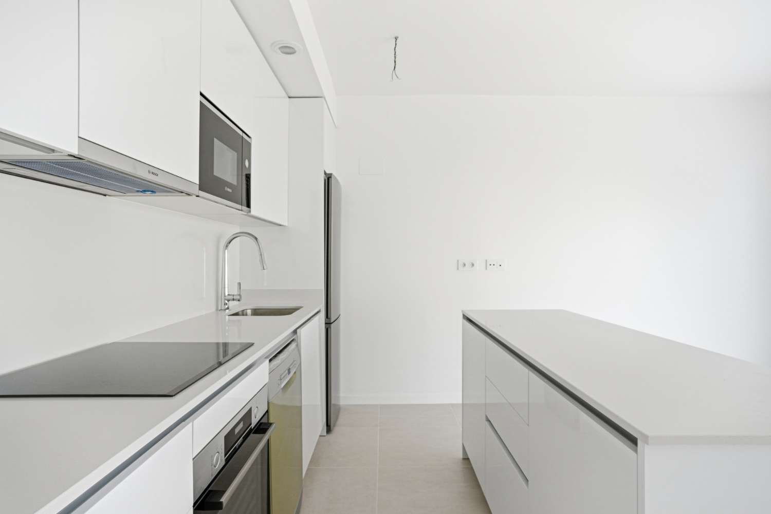 Moderne Neubauwohnung in exklusiver Wohnanlage an der New Golden Mile in Estepona