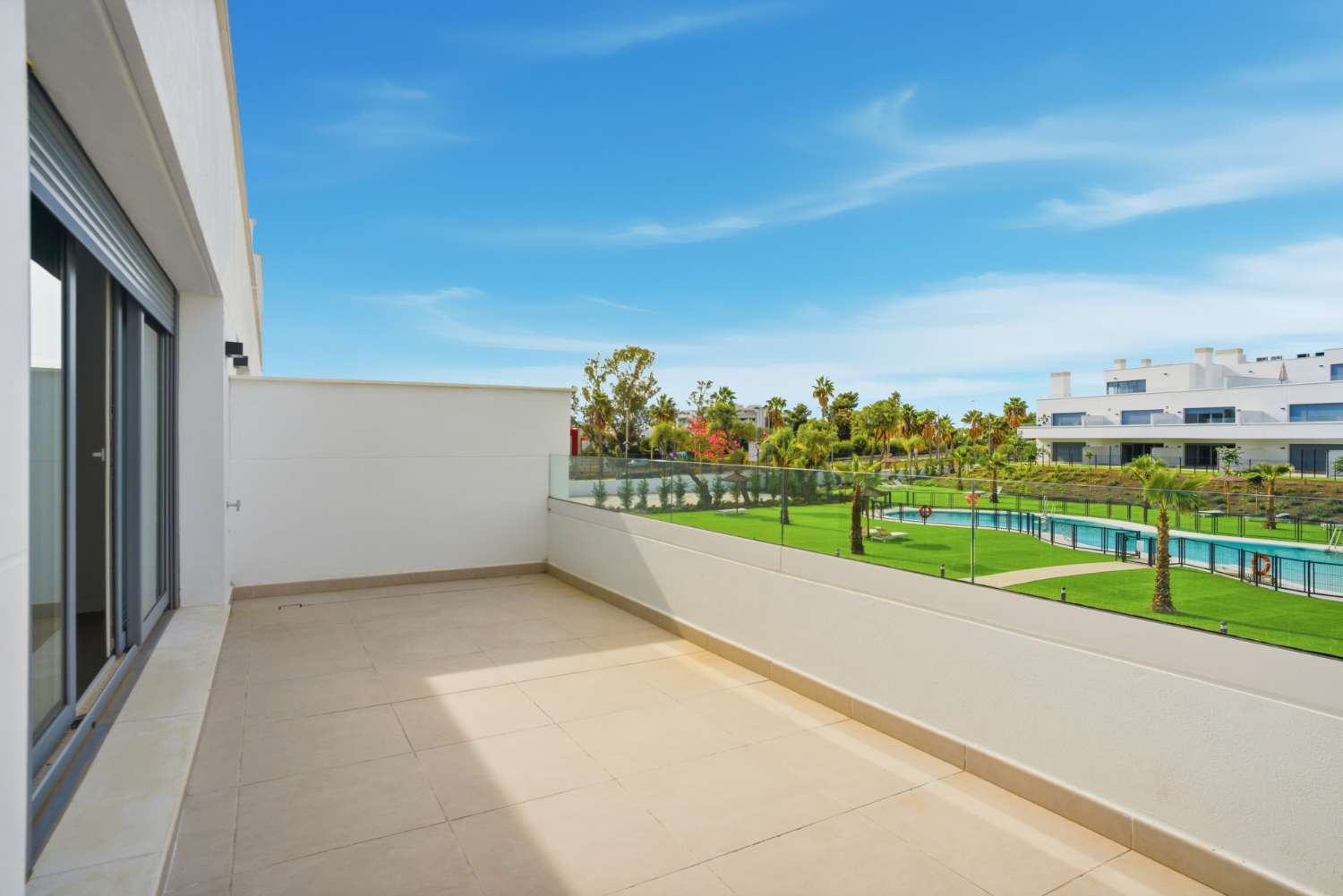 Moderne Neubauwohnung in exklusiver Wohnanlage an der New Golden Mile in Estepona