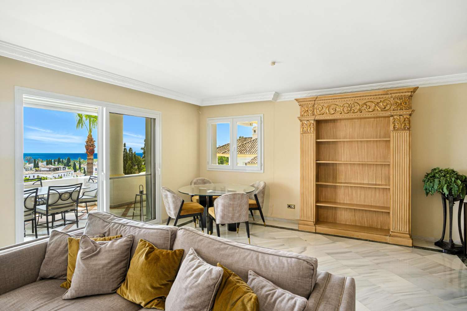 Exklusives Duplex-Penthouse mit Meerblick in Monte Paraiso an der Golden Mile