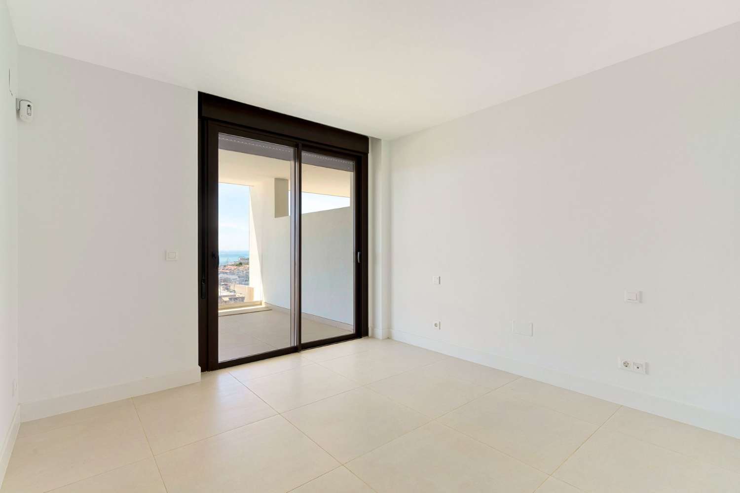 Modernes Neubau-Apartment mit großer Terrasse in El Higuerón – Fuengirola