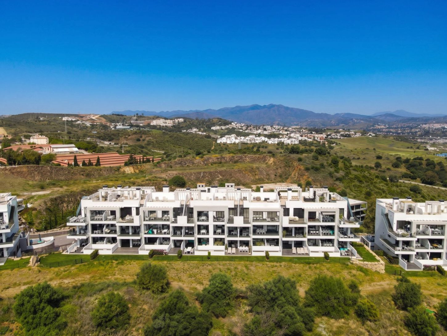 Bezugsfertiges Apartment mit Meerblick, großer Terrasse & Resort-Anlage in Mijas Costa