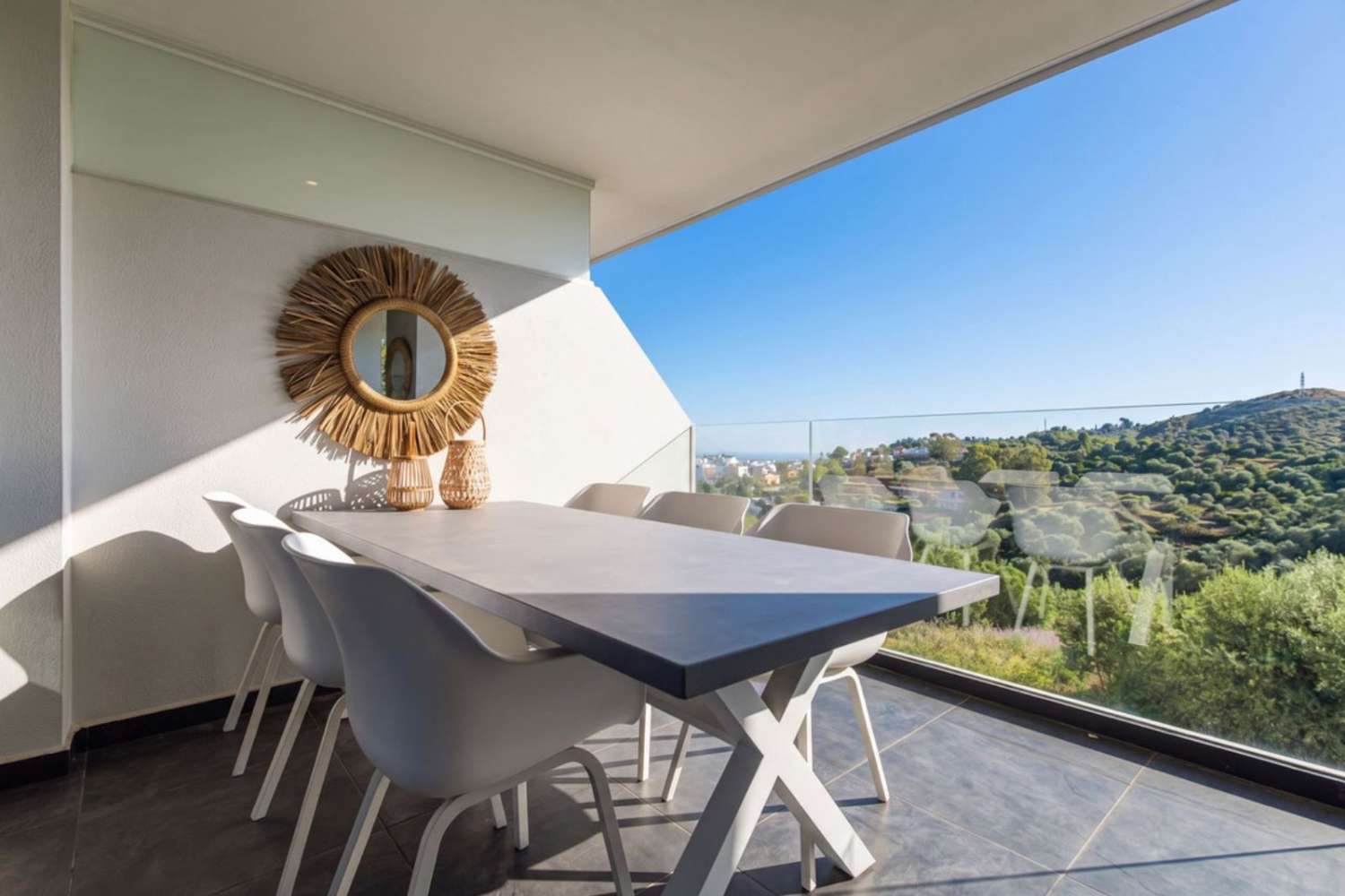 Bezugsfertiges Apartment mit Meerblick, großer Terrasse & Resort-Anlage in Mijas Costa