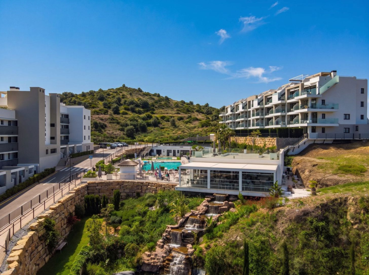 Bezugsfertiges Apartment mit Meerblick, großer Terrasse & Resort-Anlage in Mijas Costa