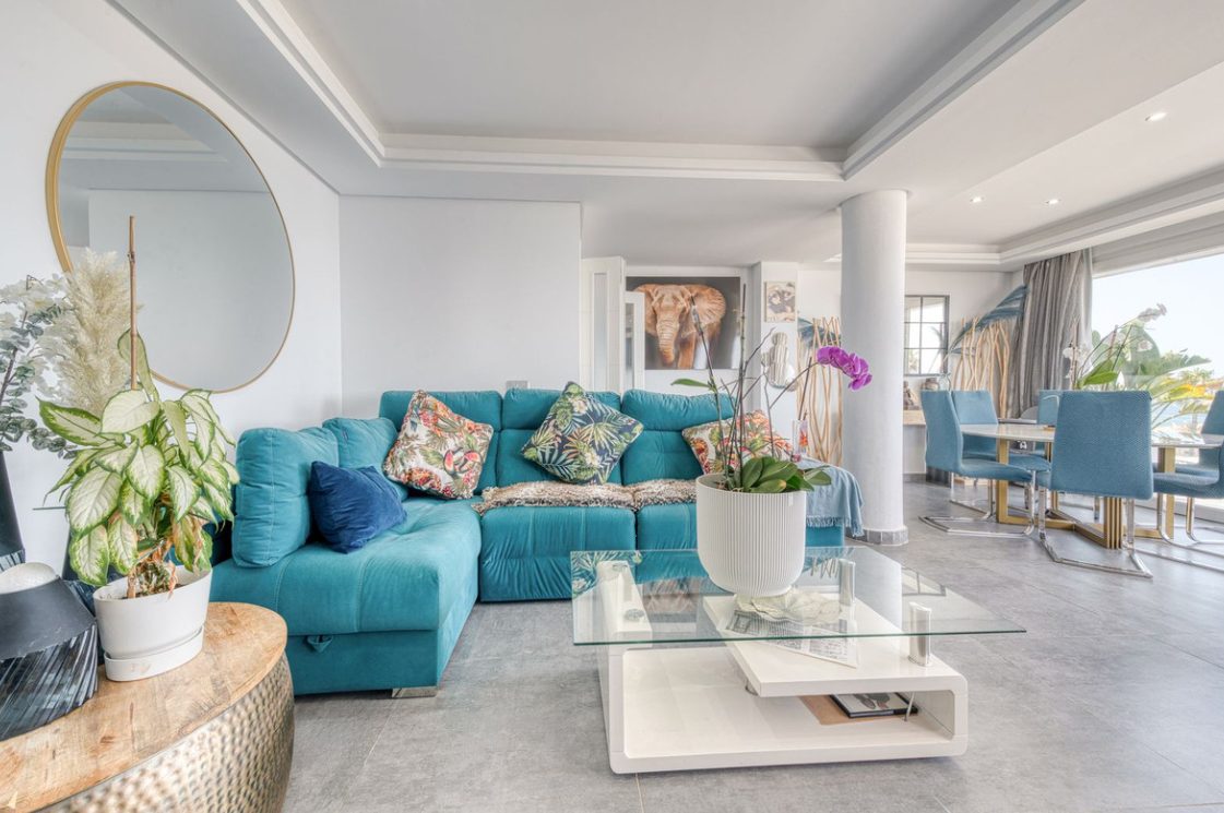 Ruime Villa met Panoramisch Uitzicht op de Middellandse Zee in Buenas Noches – Estepona