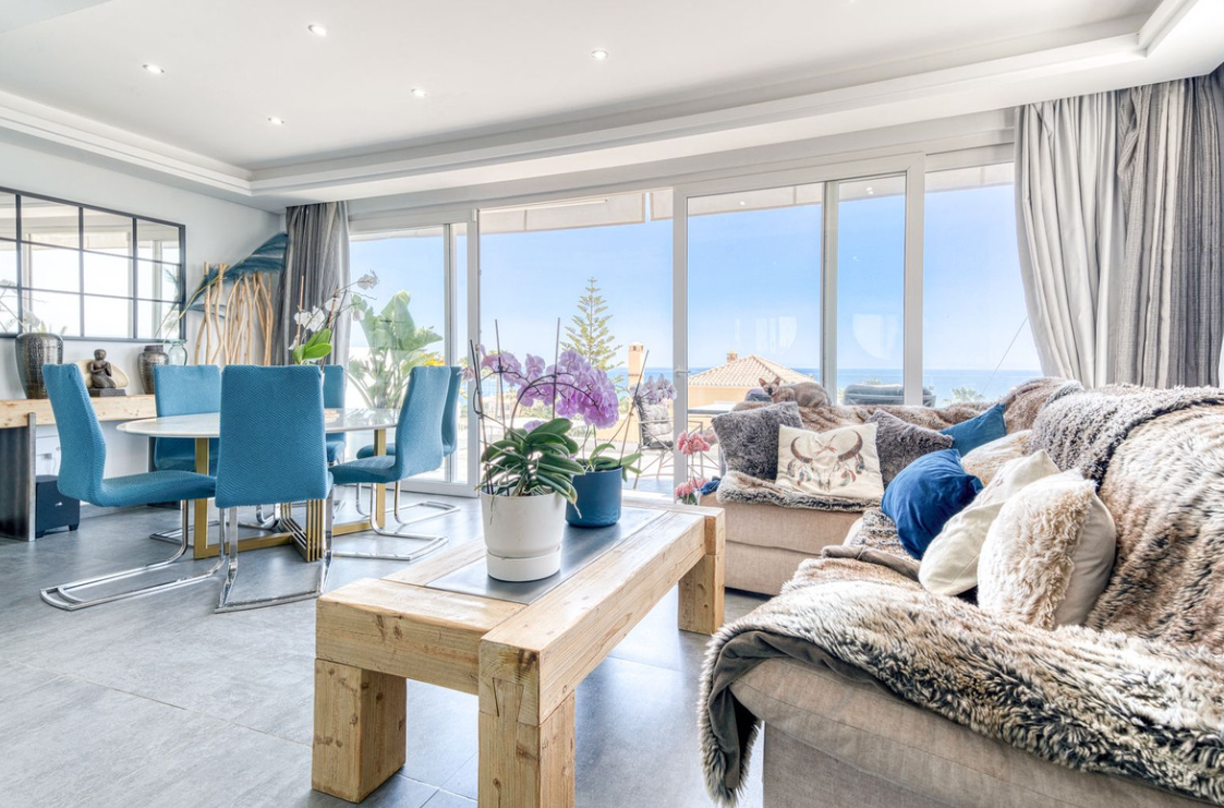 Ruime Villa met Panoramisch Uitzicht op de Middellandse Zee in Buenas Noches – Estepona
