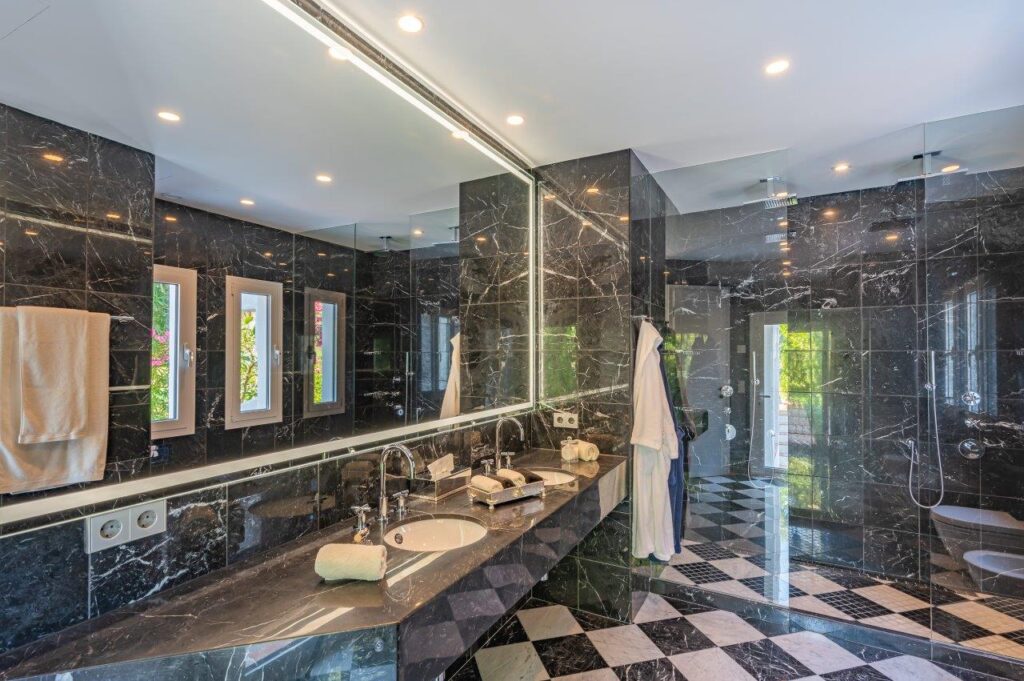 Außergewöhnliches Luxus-Endreihenhaus auf der Goldenen Meile von Marbella