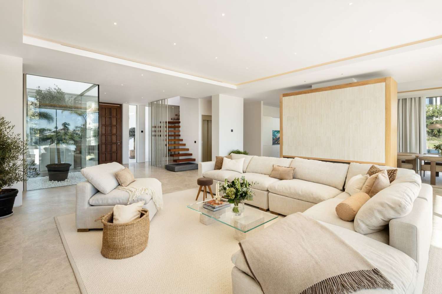 Außergewöhnliche Luxusvilla mit Panoramablick in Aloha – Nueva Andalucía, Marbella