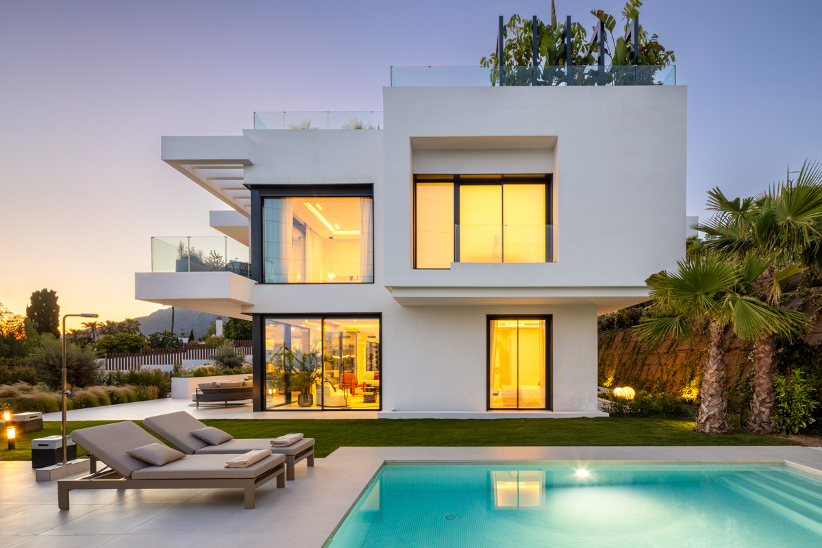 Exklusive Designervilla mit Meerblick in privilegierter Lage von Marbella