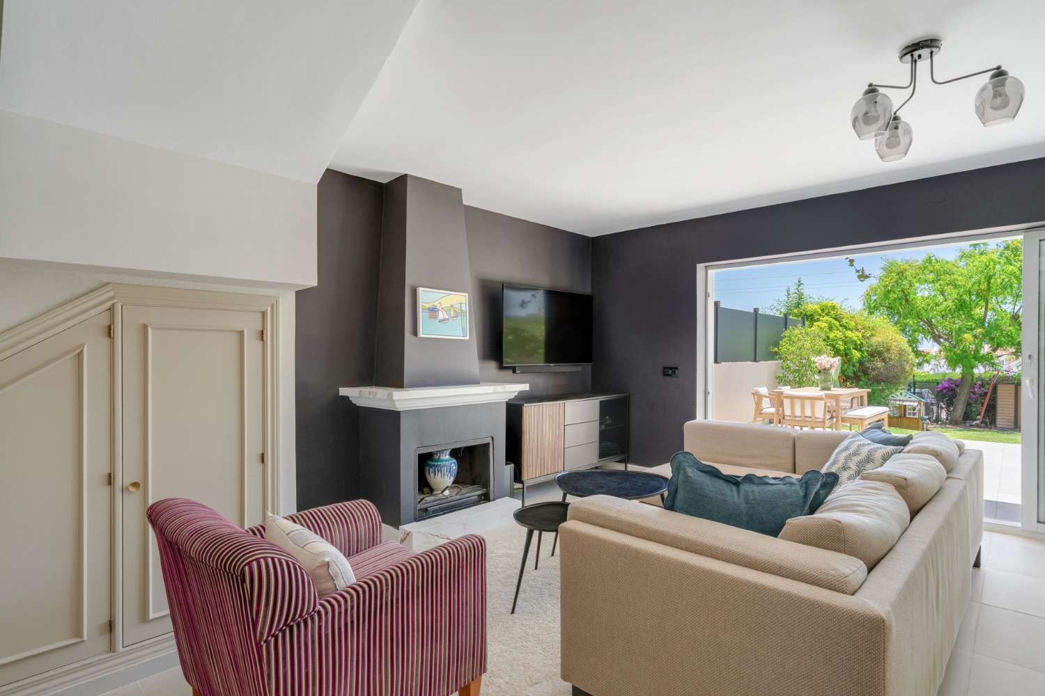 Stilvoll renoviertes Reihenhaus mit privatem Garten in Nueva Atalaya – Estepona