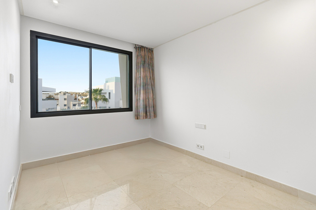 Exklusives Townhouse in La Cala de Mijas – Modernes Wohnen mit viel Platz, privatem Garten und Dachterrasse