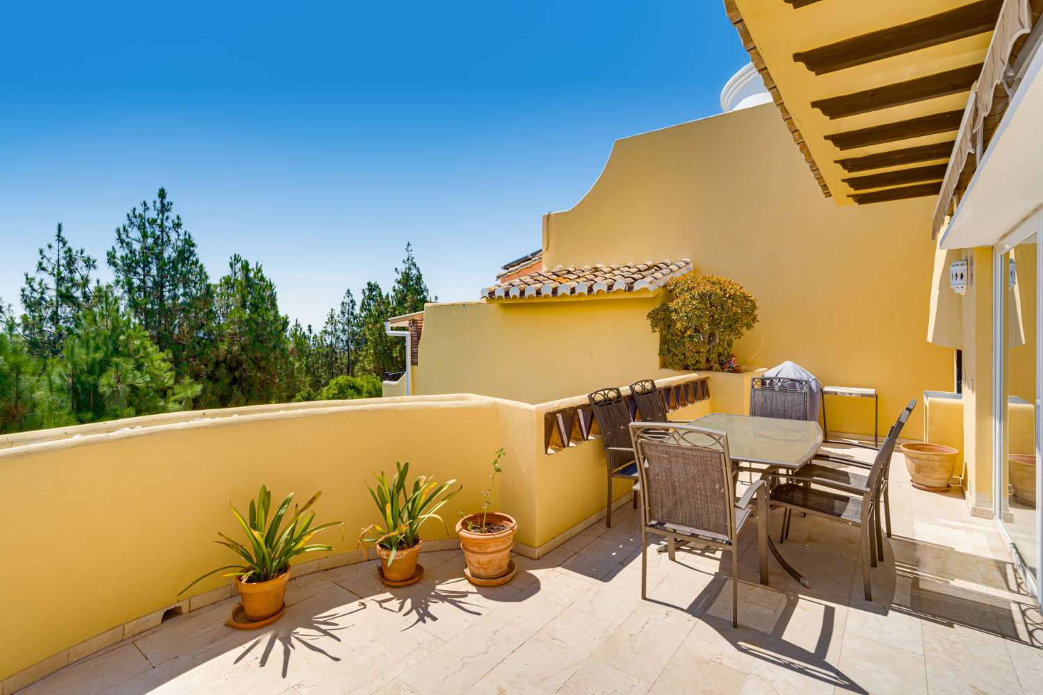Reihenhaus mit Meerblick in Calahonda – Mediterraner Wohnkomfort an der Costa del Sol