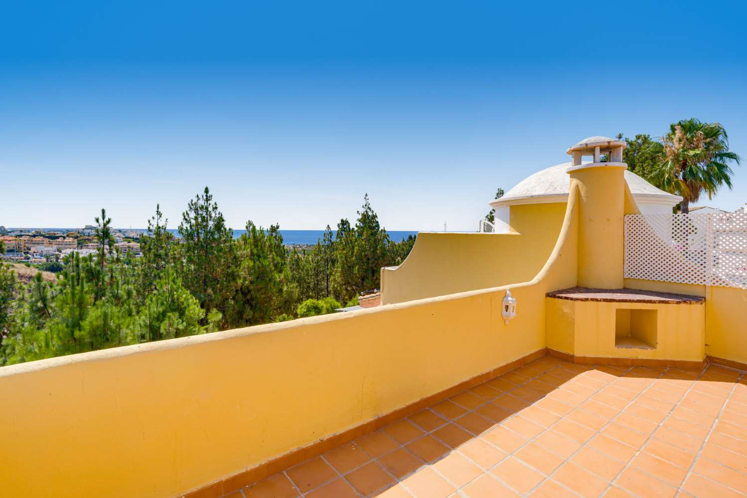 Reihenhaus mit Meerblick in Calahonda – Mediterraner Wohnkomfort an der Costa del Sol