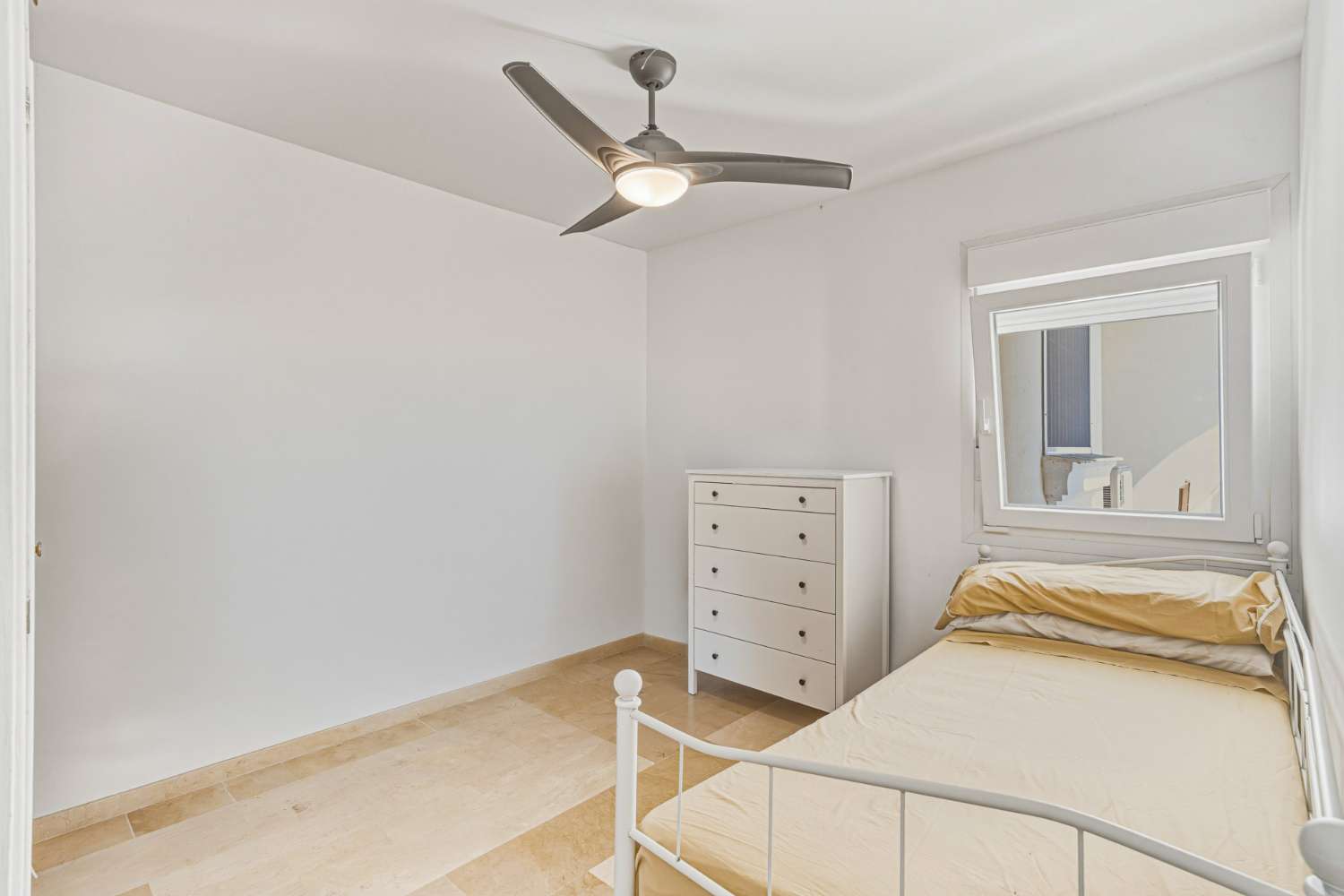Reihenhaus mit Meerblick in Calahonda – Mediterraner Wohnkomfort an der Costa del Sol