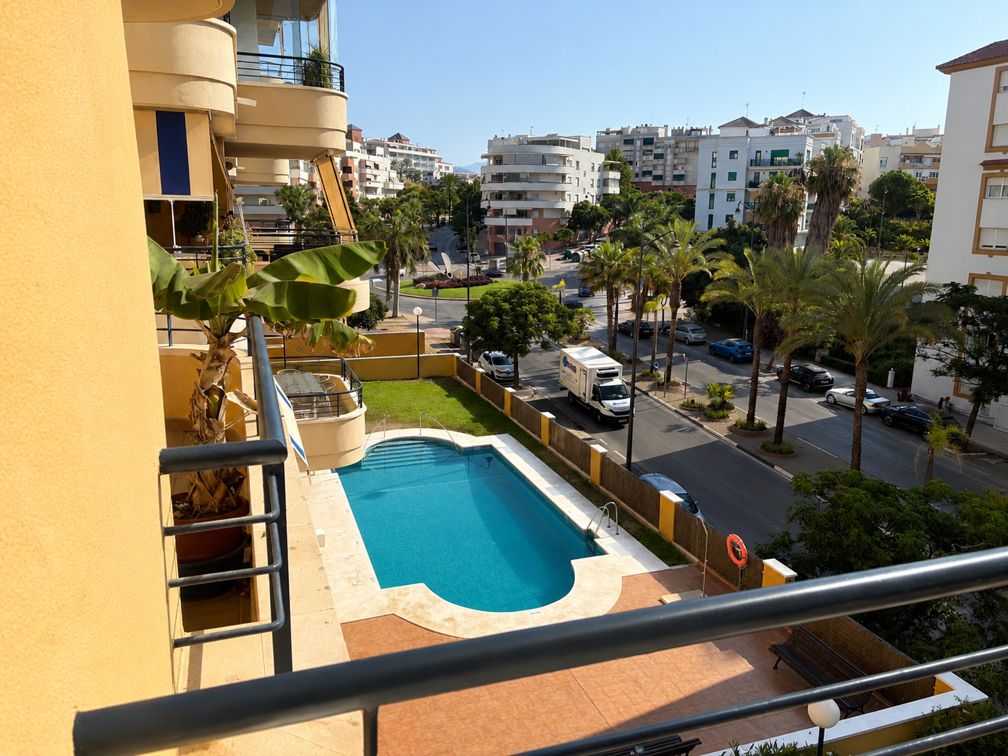 Apartment mit Meerblick und Blick auf den Yachthafen von Estepona