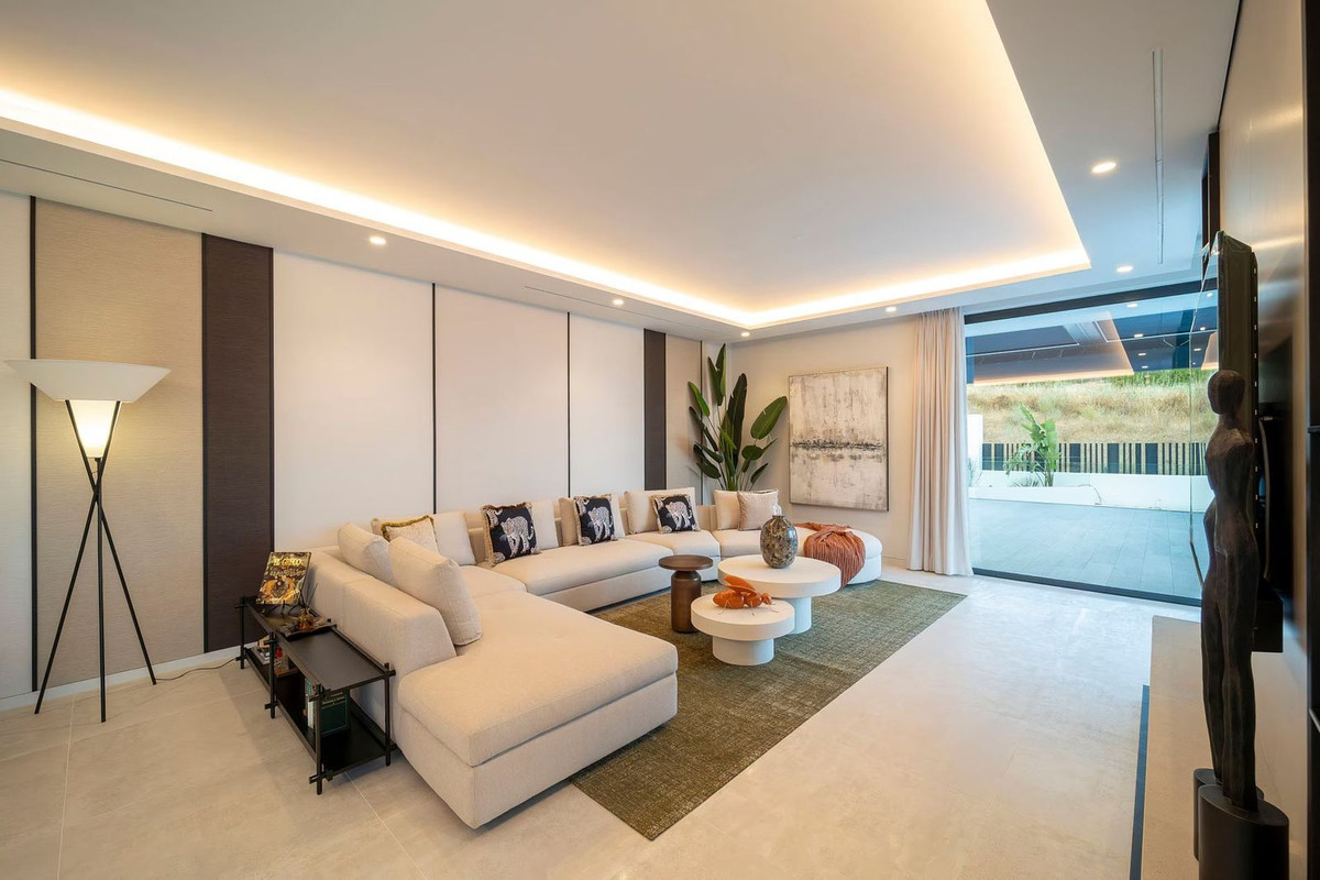 Exklusive Luxusvilla mit Infinity-Pool in El Paraíso Alto, Benahavís