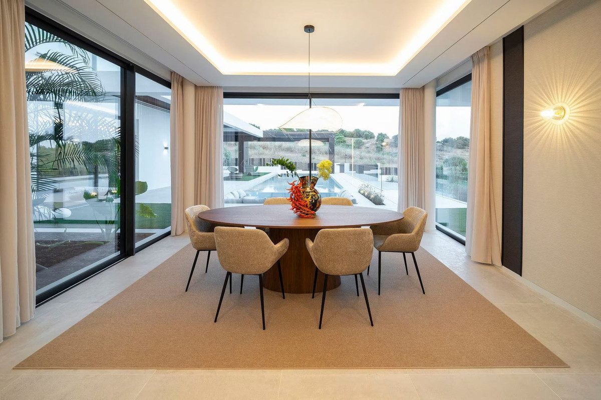 Exklusive Luxusvilla mit Infinity-Pool in El Paraíso Alto, Benahavís