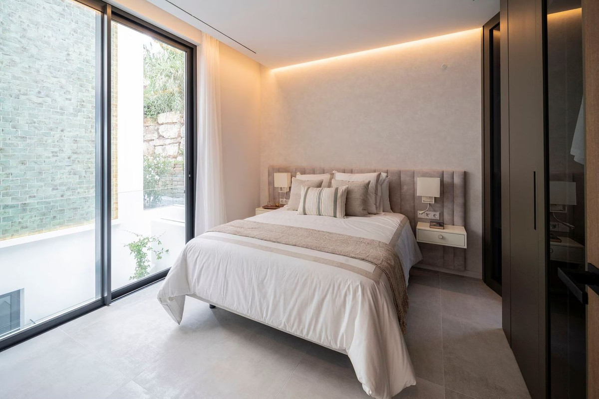 Exklusive Luxusvilla mit Infinity-Pool in El Paraíso Alto, Benahavís