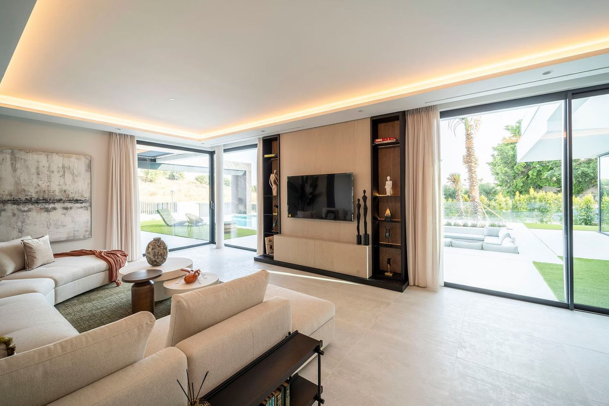 Exklusive Luxusvilla mit Infinity-Pool in El Paraíso Alto, Benahavís