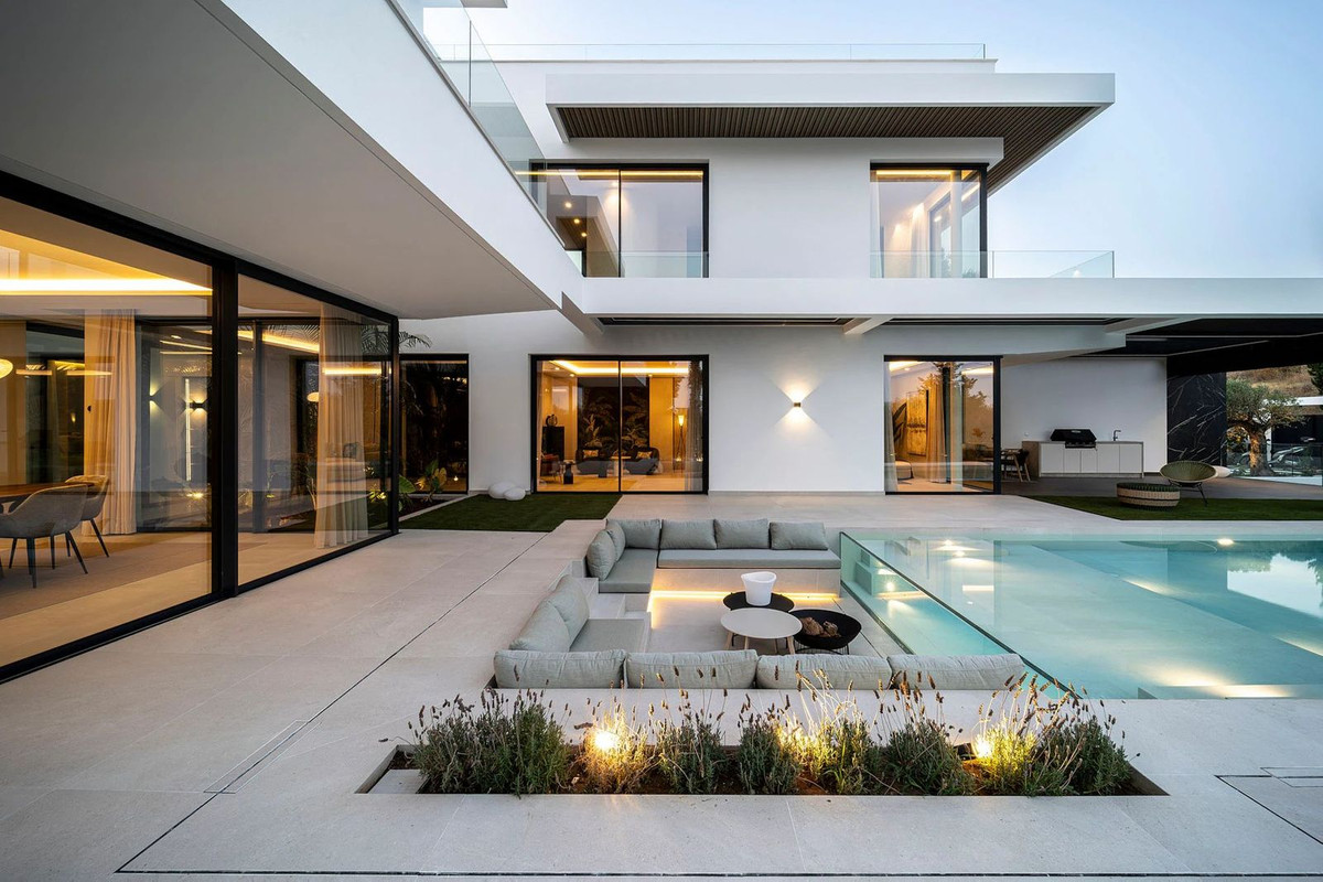 Exklusive Luxusvilla mit Infinity-Pool in El Paraíso Alto, Benahavís