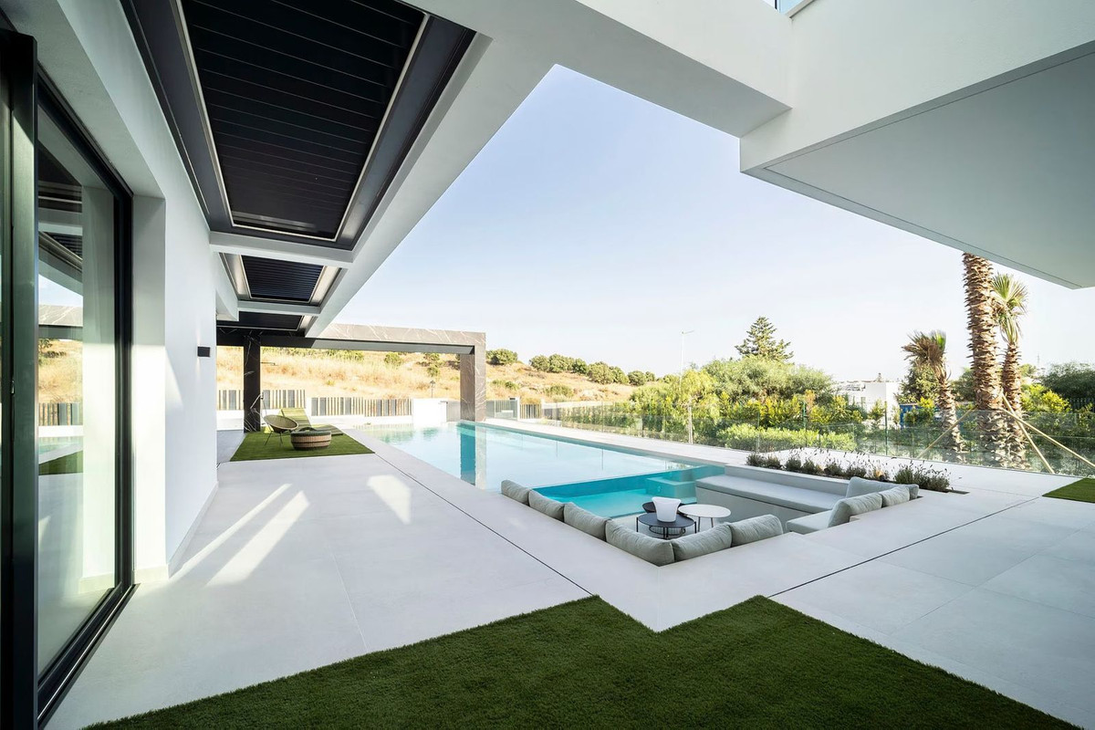 Exklusive Luxusvilla mit Infinity-Pool in El Paraíso Alto, Benahavís