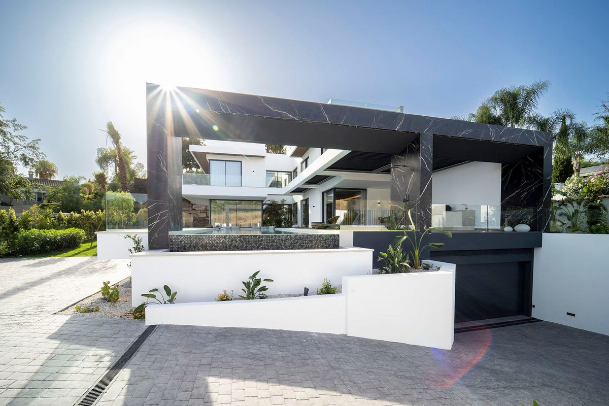 Exklusive Luxusvilla mit Infinity-Pool in El Paraíso Alto, Benahavís