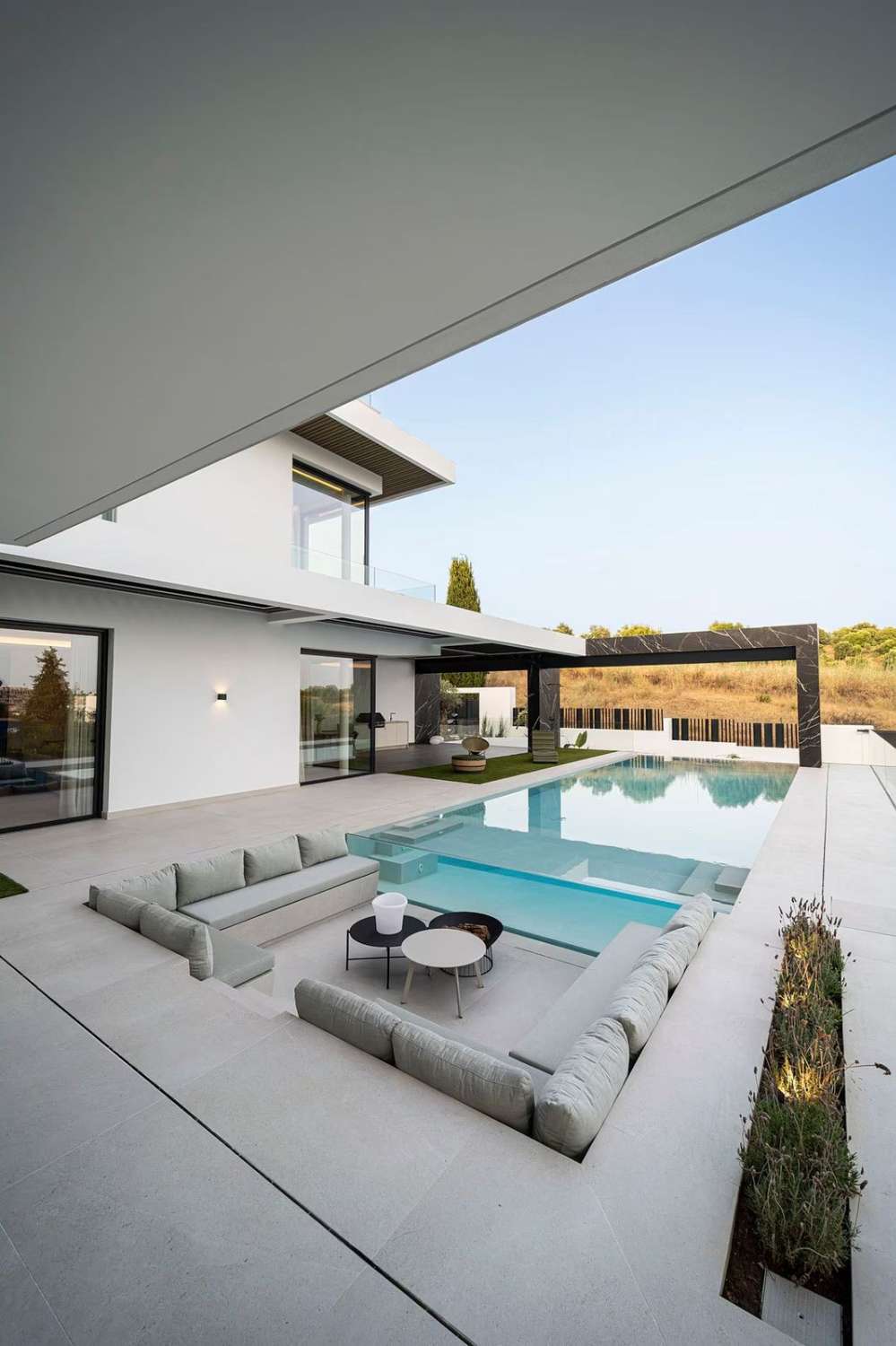 Exklusive Luxusvilla mit Infinity-Pool in El Paraíso Alto, Benahavís