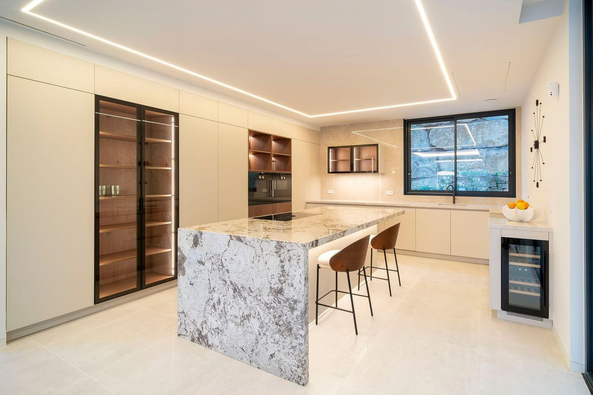 Exklusive Luxusvilla mit Infinity-Pool in El Paraíso Alto, Benahavís