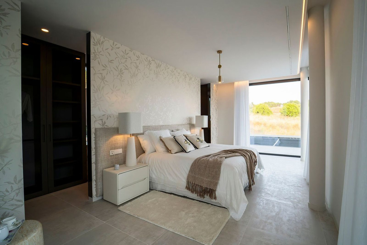 Exklusive Luxusvilla mit Infinity-Pool in El Paraíso Alto, Benahavís