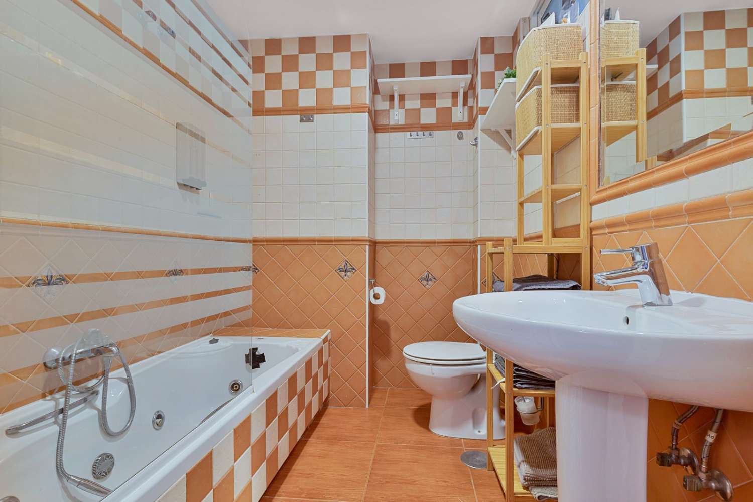 Apartment mit spektakulärem Meerblick in Torremolinos – Nur 800 Meter vom Strand La Carihuela entfernt