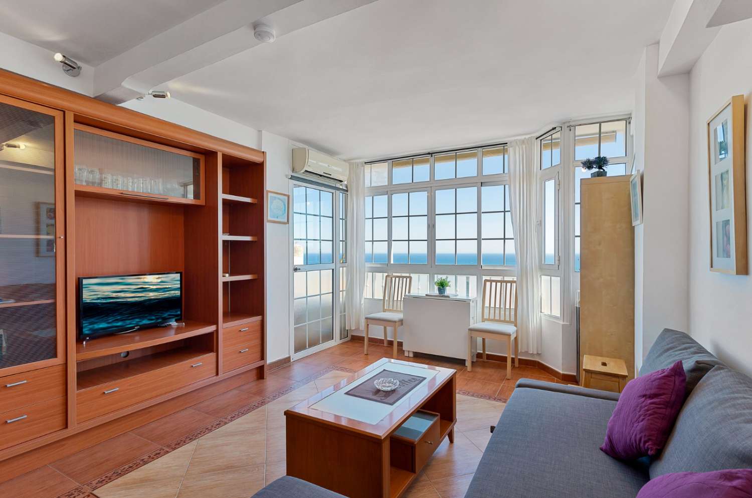 Apartment mit spektakulärem Meerblick in Torremolinos – Nur 800 Meter vom Strand La Carihuela entfernt