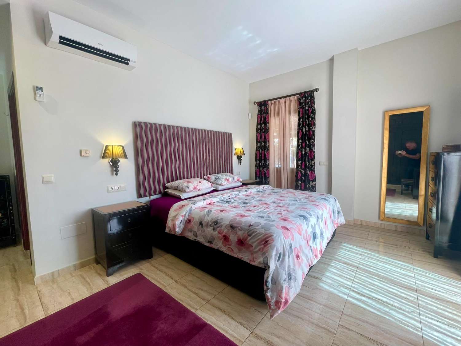 Exklusive Villa mit spektakulärem Panoramablick auf Meer und Berge in Valtocado