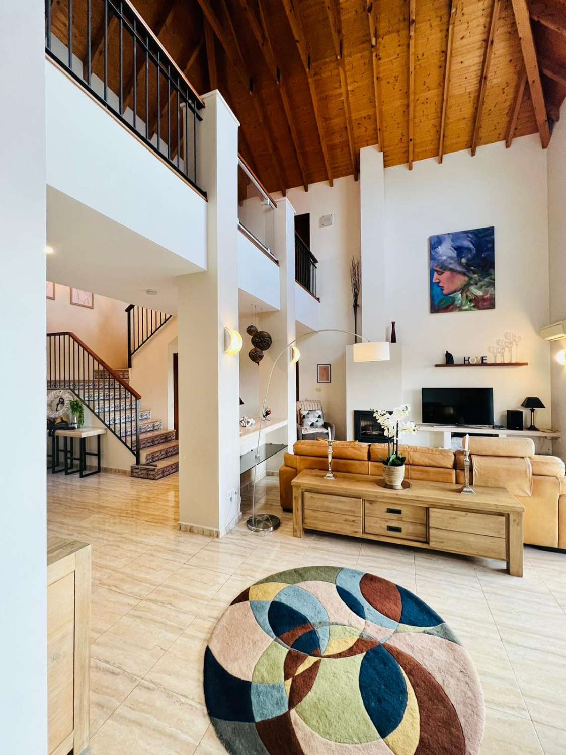 Exklusive Villa mit spektakulärem Panoramablick auf Meer und Berge in Valtocado