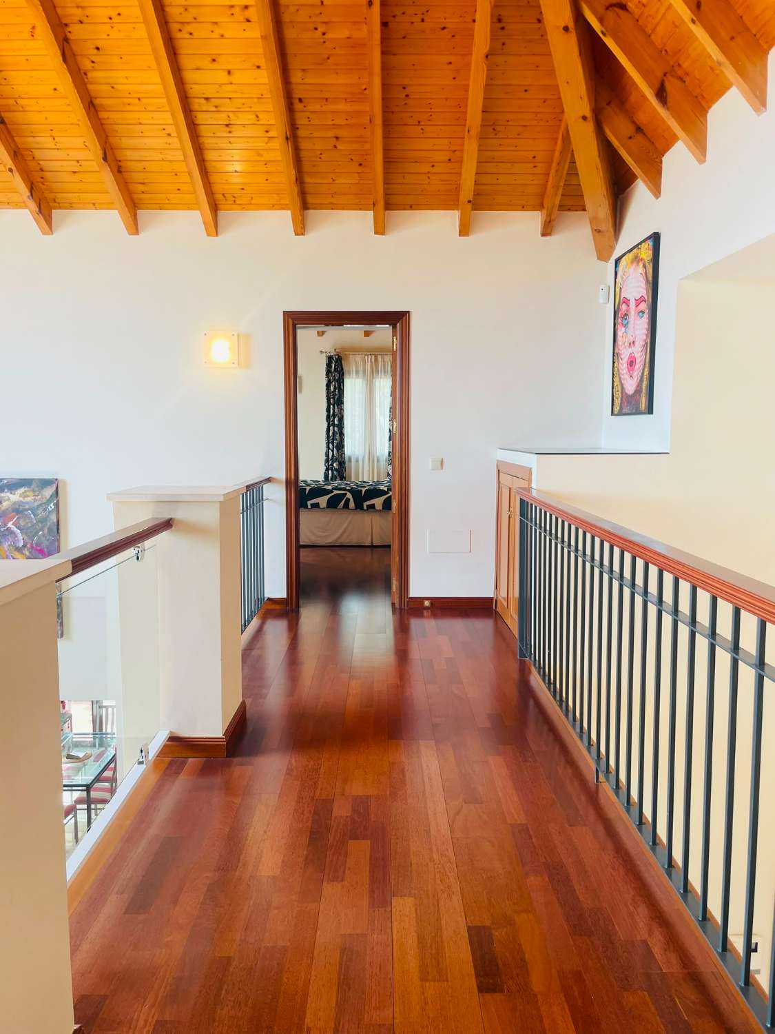 Exklusive Villa mit spektakulärem Panoramablick auf Meer und Berge in Valtocado