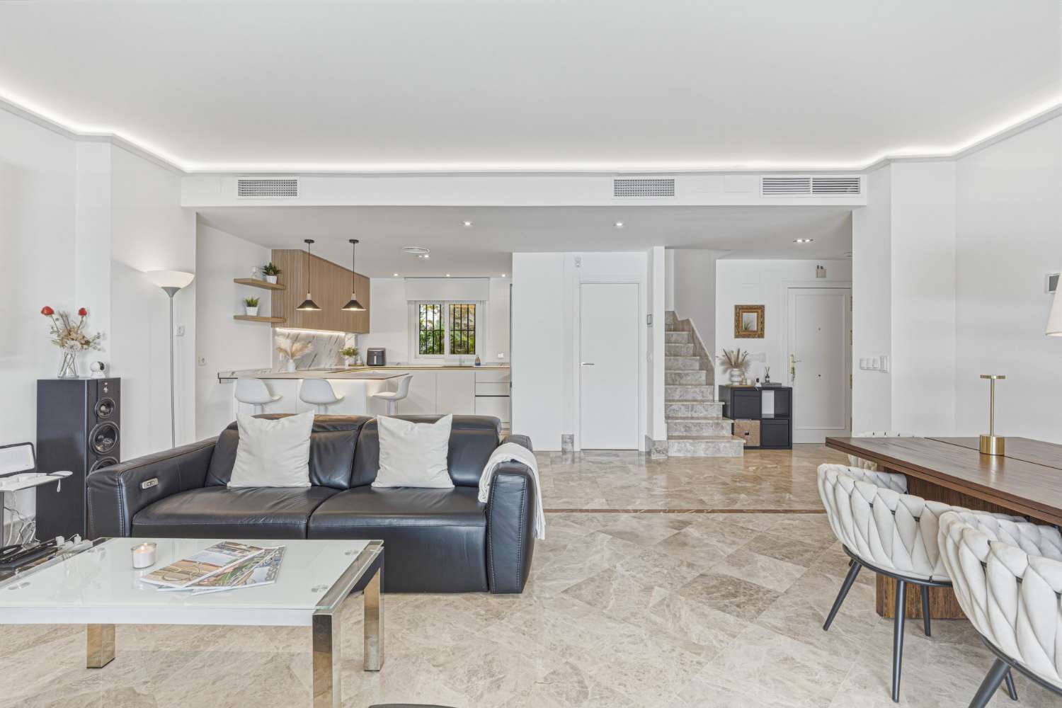 Exklusive Villa mit Panoramablick auf das Meer im Santa Clara Golf Resort, Marbella