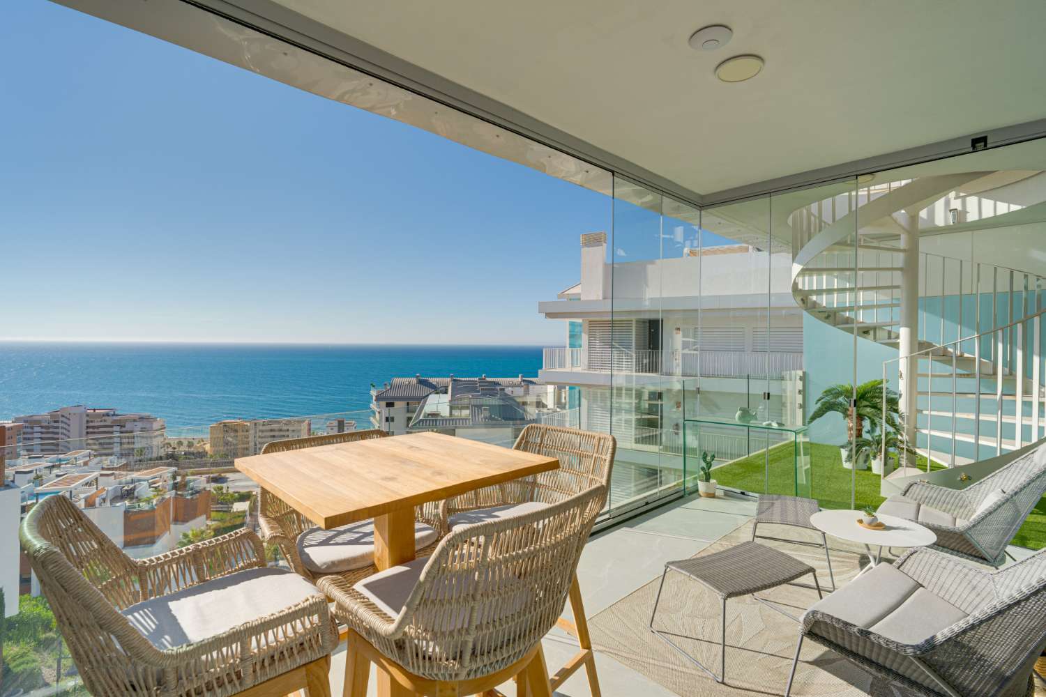Exklusives Duplex-Penthouse mit Panoramameerblick und privatem Rooftop in El Higuerón, Fuengirola