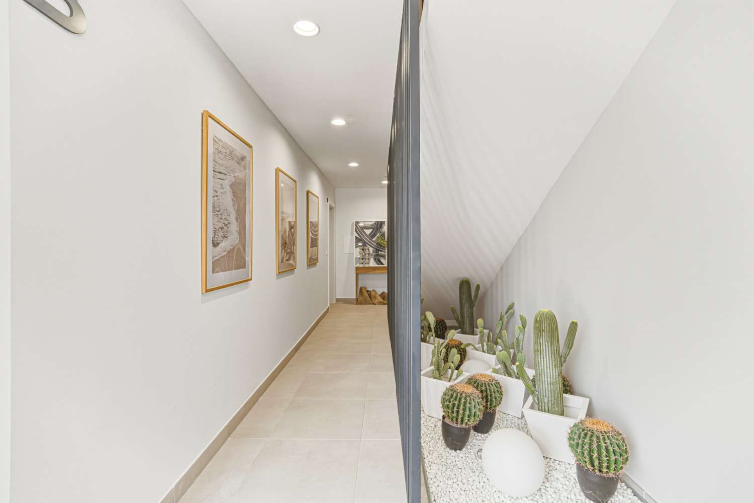 Neubau-Apartment mit 2 Schlafzimmern in Acqua Gardens, Estepona