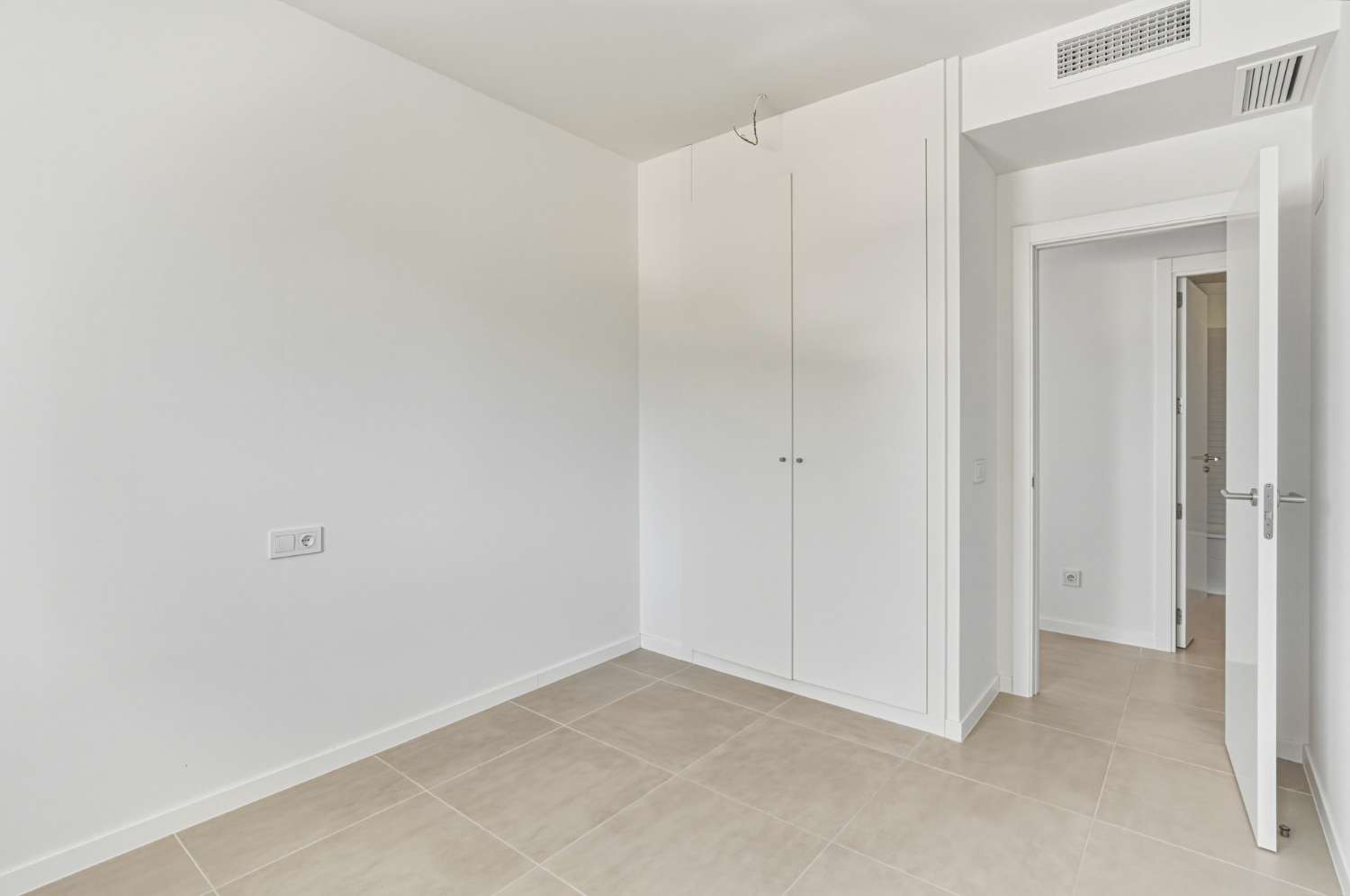 Neubau-Apartment mit 2 Schlafzimmern in Acqua Gardens, Estepona
