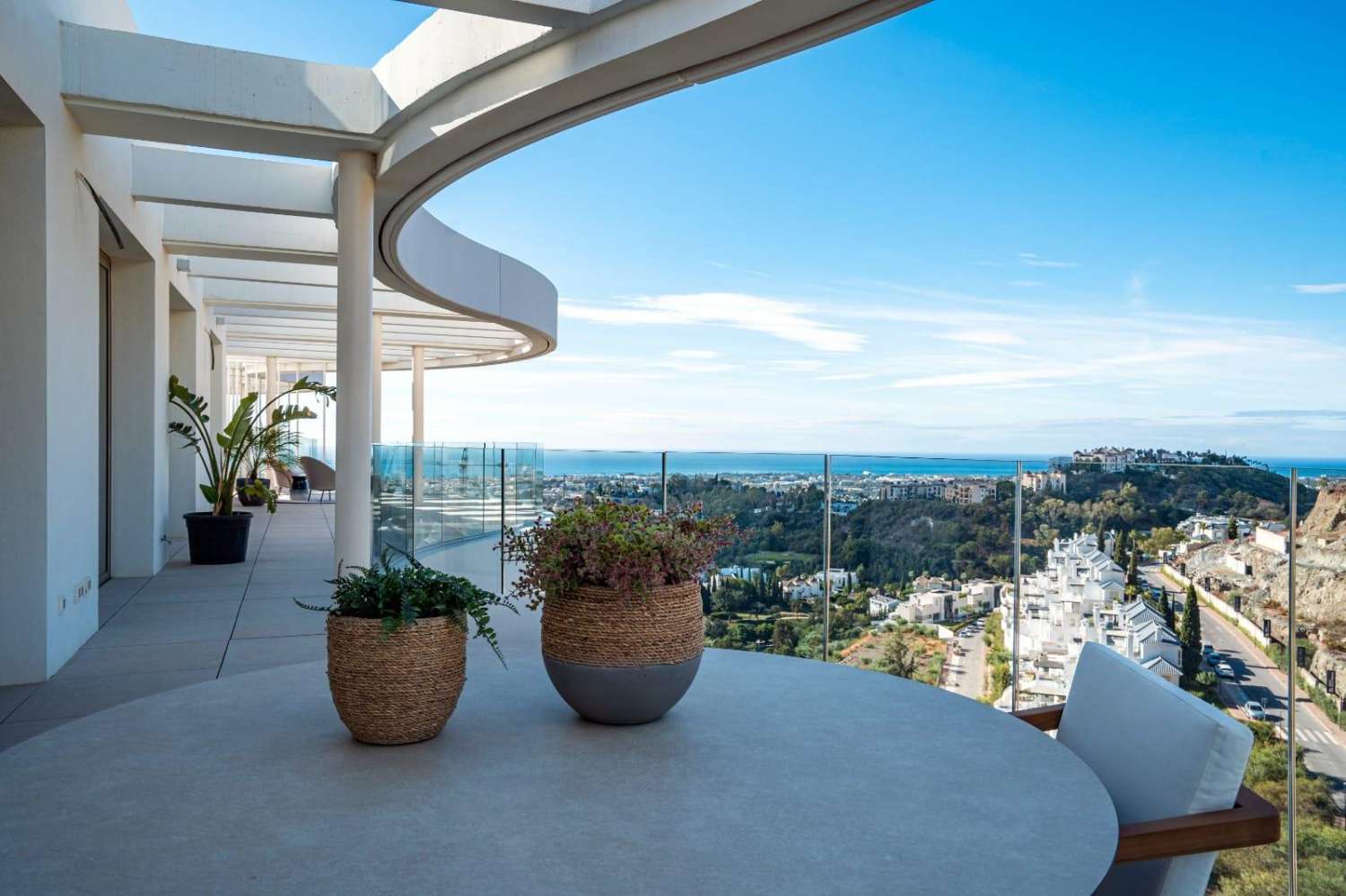 Exklusives Penthouse in Benahavís mit privater Dachterrasse, Pool und Meerblick