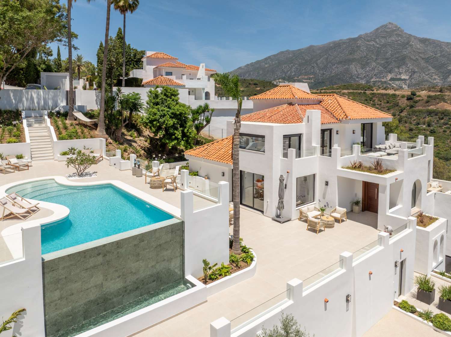 Villa Luma – Exklusive mediterrane Villa mit spektakulärem Meerblick in Nueva Andalucía