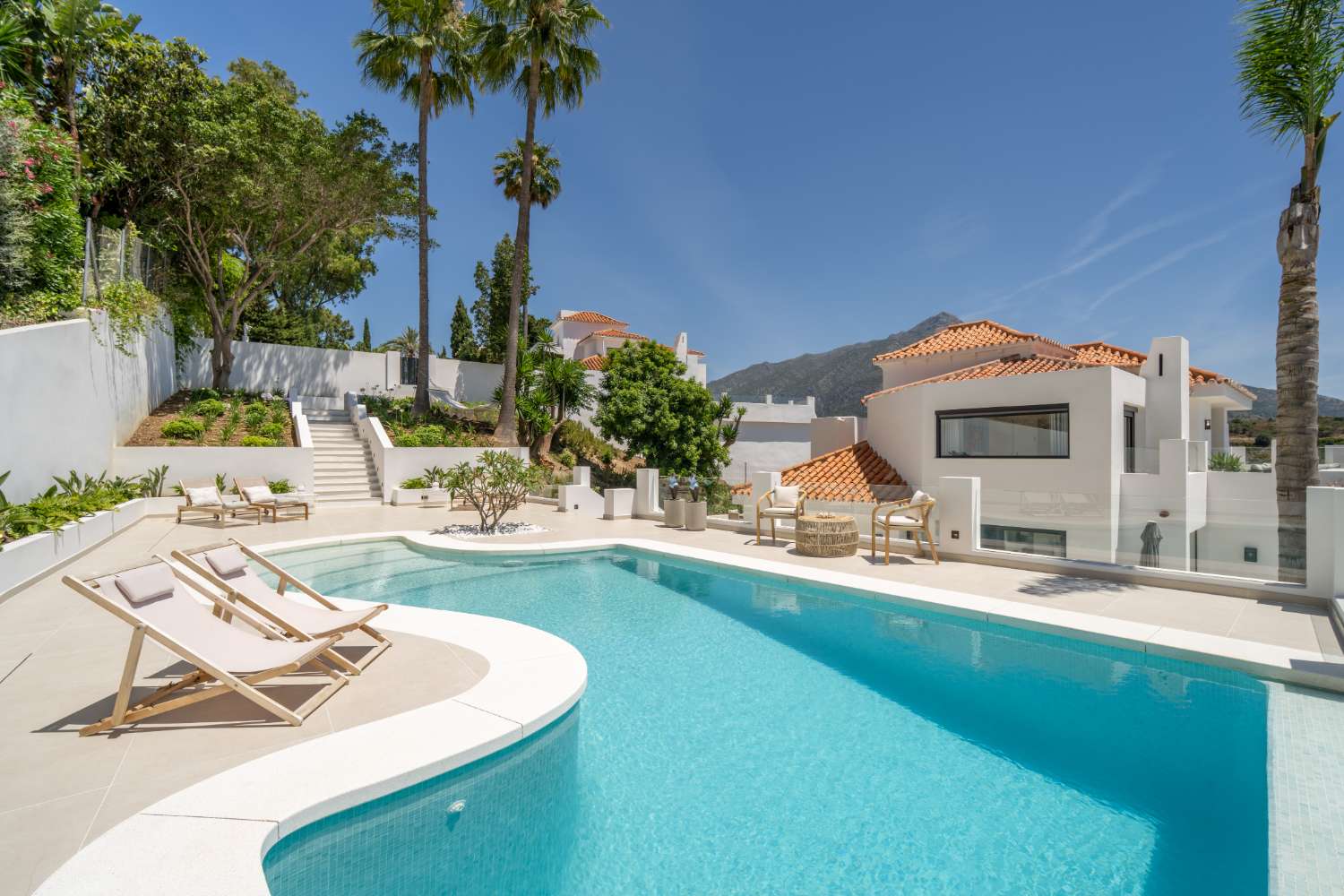 Villa Luma – Exklusive mediterrane Villa mit spektakulärem Meerblick in Nueva Andalucía