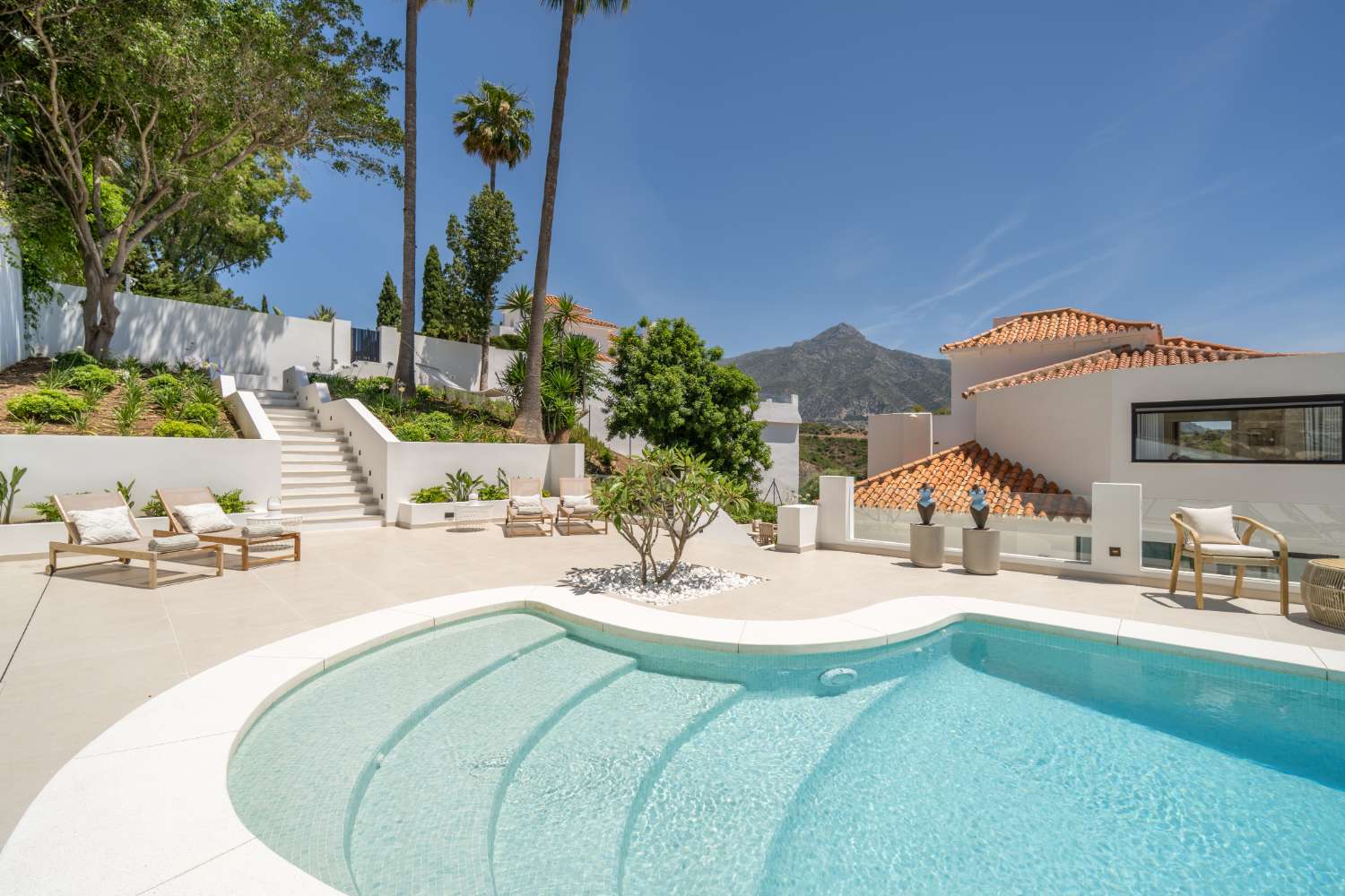 Villa Luma – Exklusive mediterrane Villa mit spektakulärem Meerblick in Nueva Andalucía