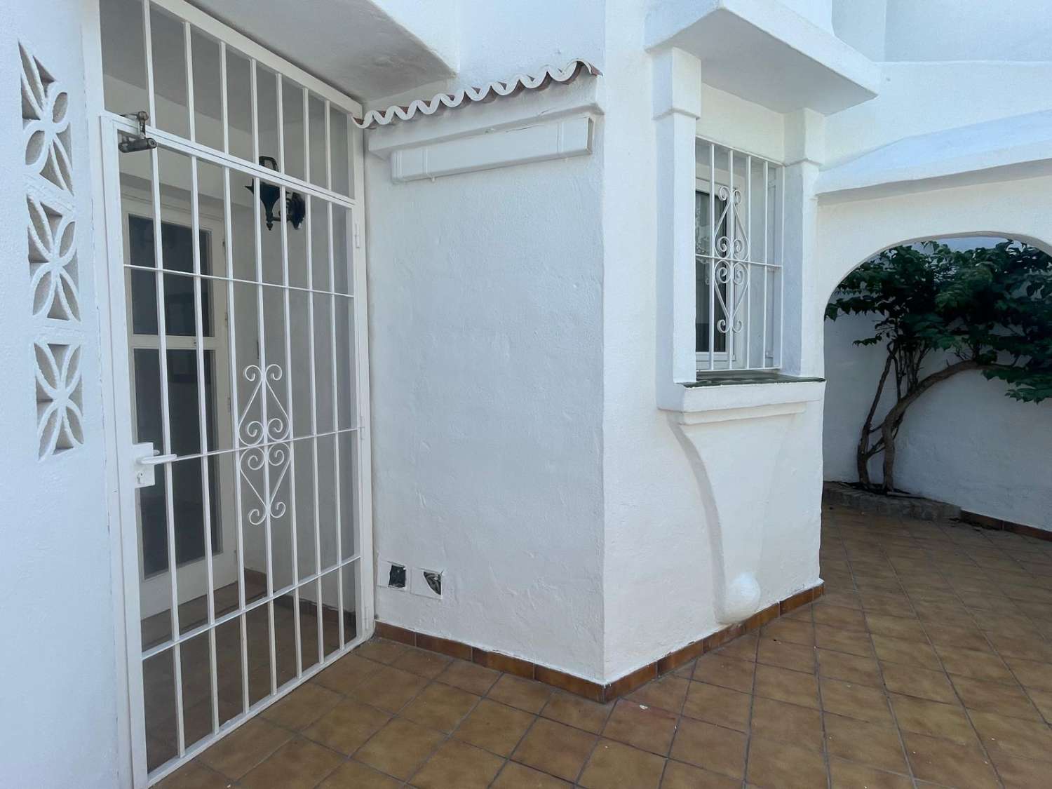 Charmante 2-Schlafzimmer-Wohnung in Sitio de Calahonda