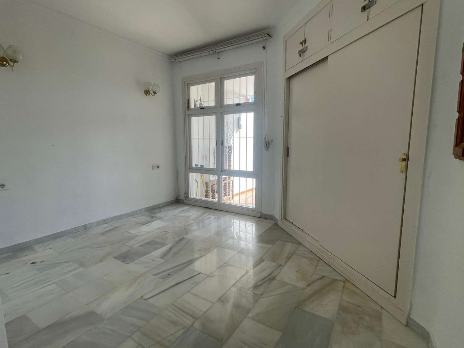 Charmante 2-Schlafzimmer-Wohnung in Sitio de Calahonda